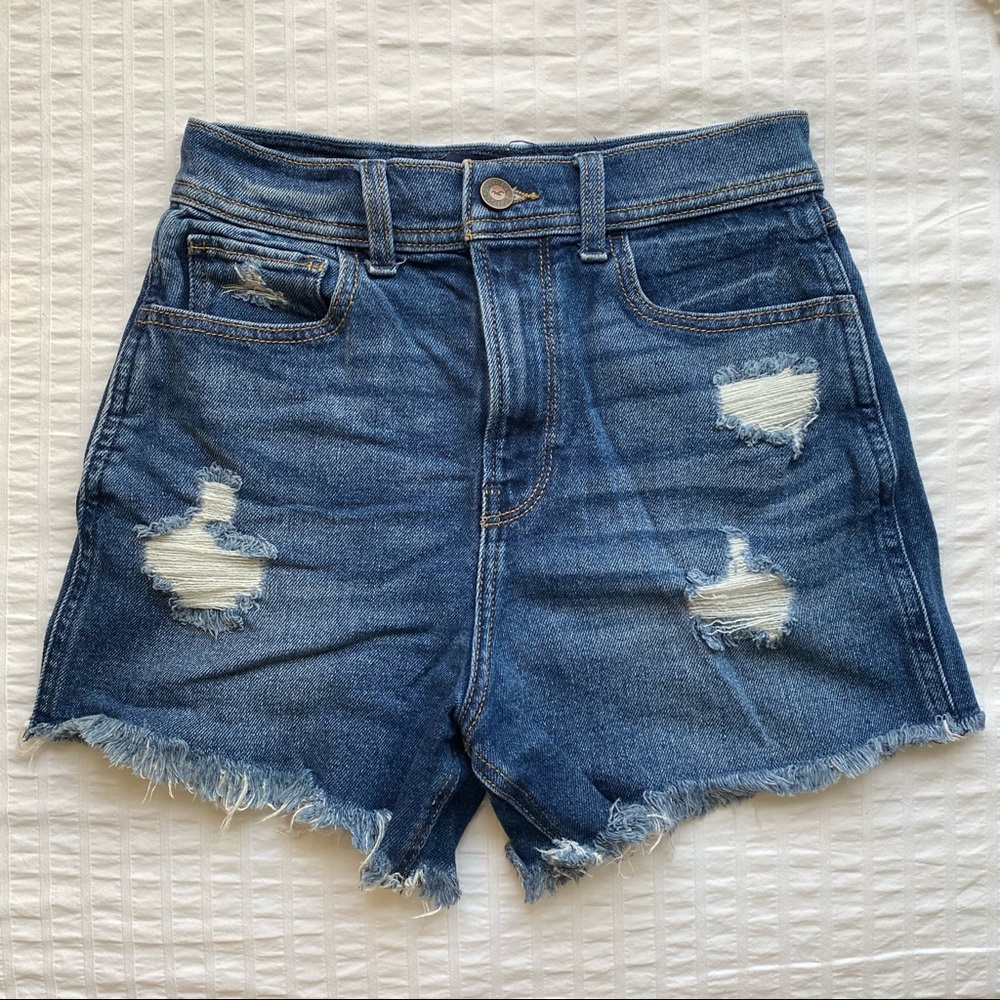 Hollister Ultra High-Rise Vintage Distressed Stretch Short